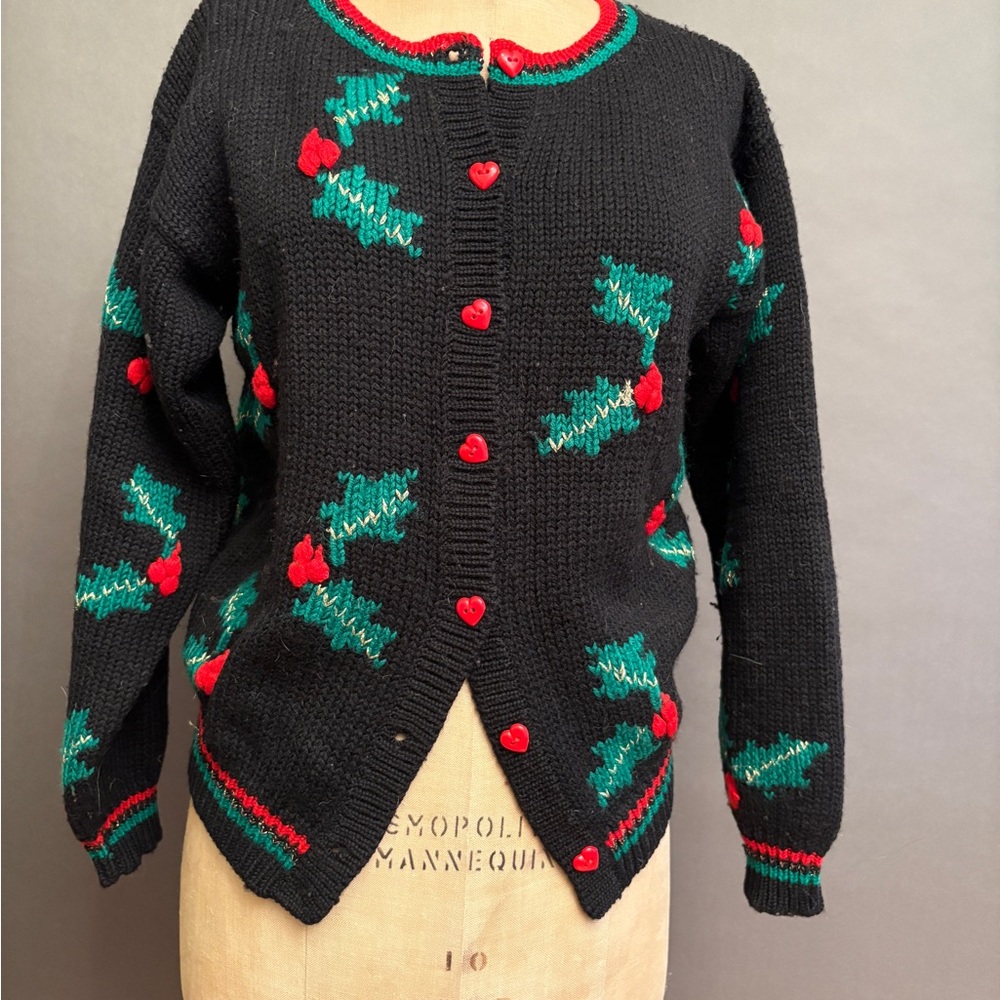 🎄 2/$40 SALE Valerie Stevens Black Cardigan with Red Heart Buttons